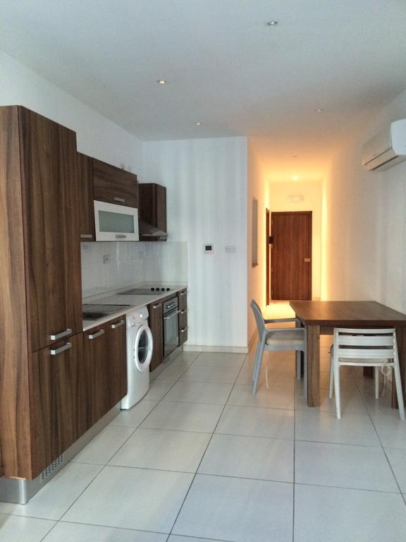 Paceville Montecarlo Apartments Сент Джулианс Номер фото