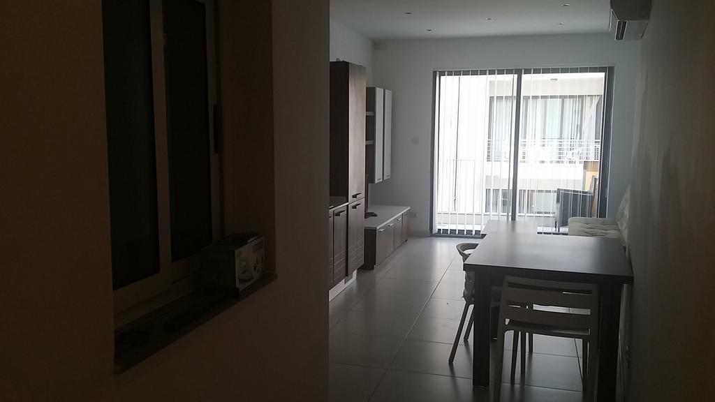 Paceville Montecarlo Apartments Сент Джулианс Номер фото