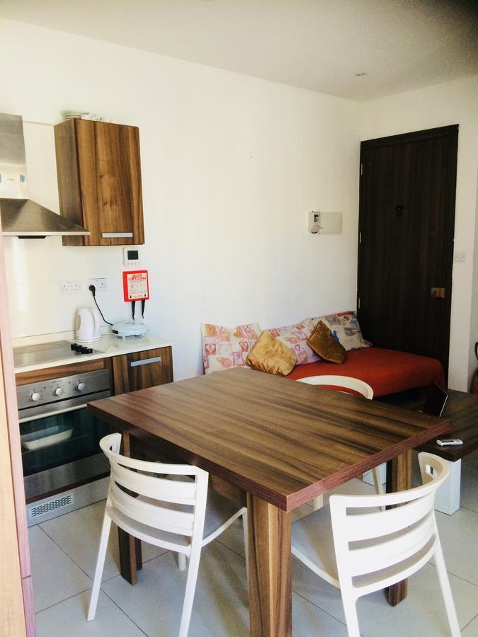 Paceville Montecarlo Apartments Сент Джулианс Экстерьер фото